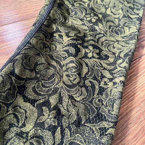 Pencil lace olive green wunder under - Picture 2 of 5